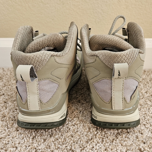 Altra - Lone Peak Hiker Hiking Boot - Khaki - 7.5 - Picture 6 of 10